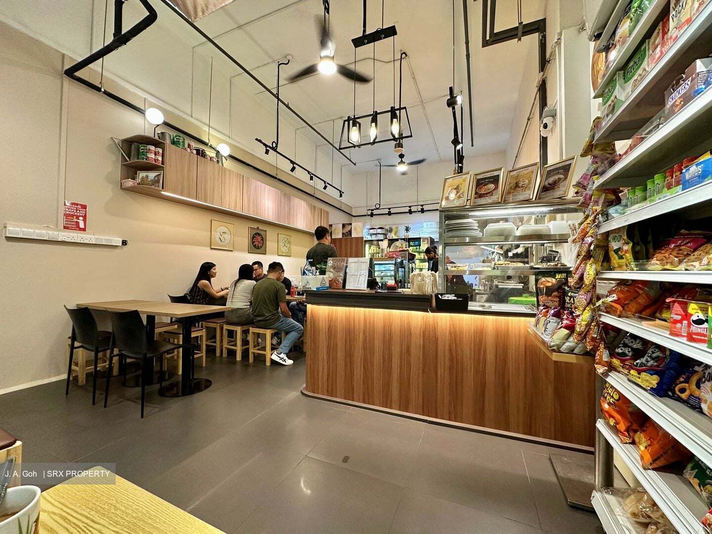 City Gate (D7), Retail #452125531